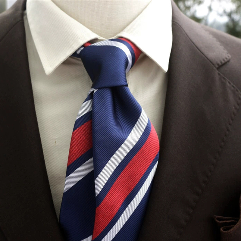Neue trendige marineblaune Kra – Men Formal Wear Brown Bewertung und Preis
